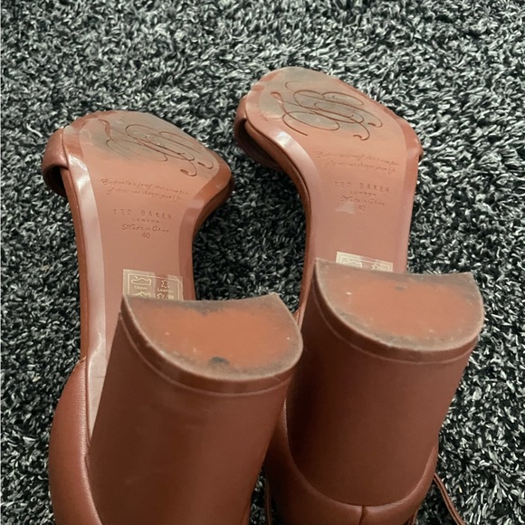 TED BAKER
Block-Heel Leather Sandals - Picture 4 of 13